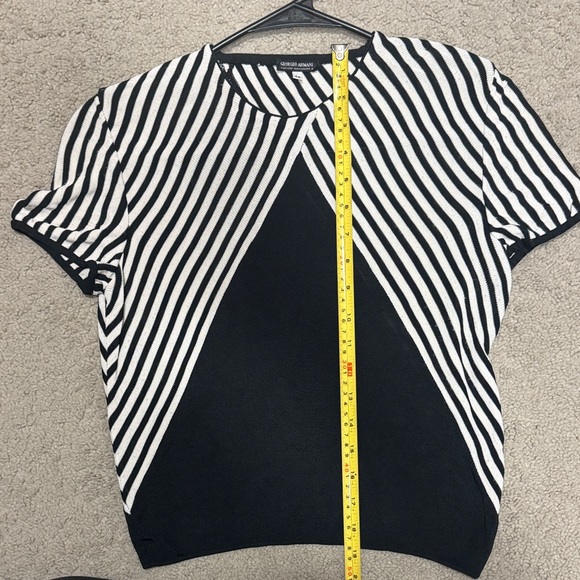 Giorgio Armani Women’s White Black V Striped Short Sleeve Blouse Size US 8 - Picture 6 of 9